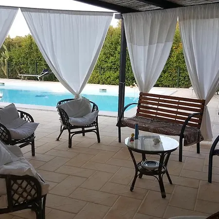Trullo Amico بيت للعطل