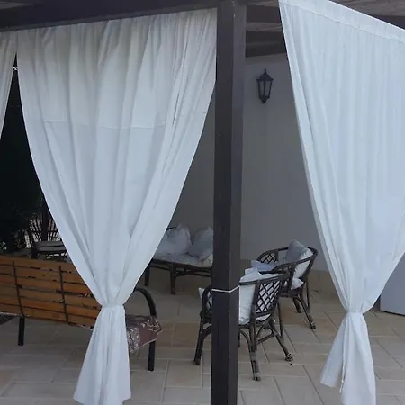 Trullo Amico بيت للعطل *